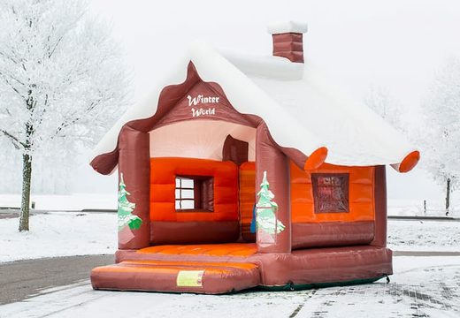 Castelo insuflável Skihut winterworld com uma chaminé 3D no topo para as crianças. Compre castelos insufláveis ​​online na JB Insufláveis ​​Portugal