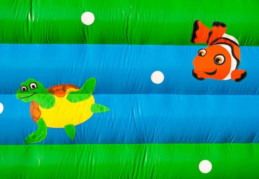 Ordene um castelo insuflável de tartaruga padrão exclusivo com um objeto 3D no topo, para crianças. Compre castelos insufláveis ​​online na JB Insufláveis ​​Portugal