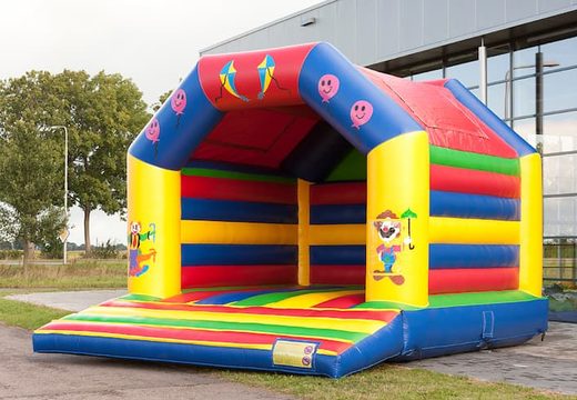 Compre um castelo de circo coberto super insuflável em cores vivas para as crianças. Compre castelos insufláveis online na JB Insufláveis ​​Portugal