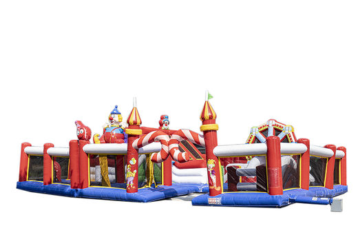 Grande castelo insuflável com temática de circo para crianças. Encomende castelos insufláveis ​​online na JB Insufláveis Portugal