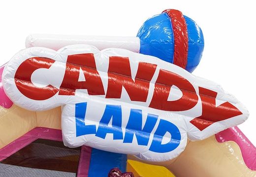 Espreguiçadeira inflável com tema de doces combinado com escorregador para crianças