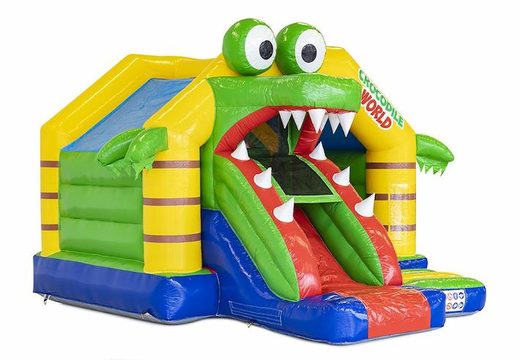 Encomende castelo inflável inflável com slide no tema de crocodilo para crianças