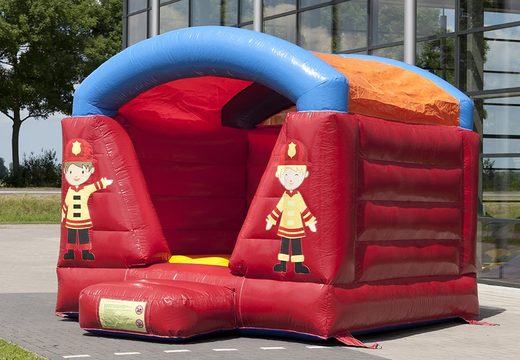 Castelo inflável coberto de vermelho com tema de bombeiros para venda para crianças