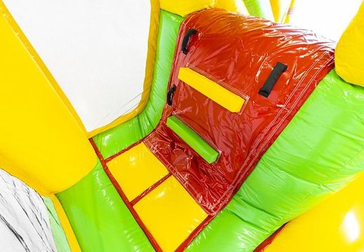 Encomende o castelo inflável inflável com slide no tema da selva para crianças