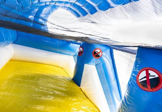 Encomende toboágua inflável em azul com branco e palmeiras para crianças