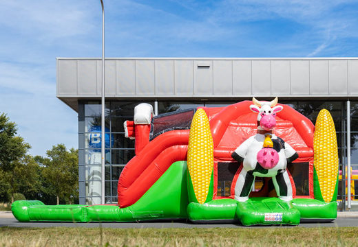 Castelo super inflável multiplay temático de fazenda com vaca para venda para crianças