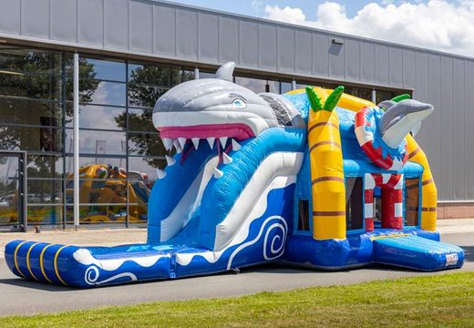 Encomende o castelo super inflável multiplay inflável no tema do mundo do mar com grande tubarão para crianças