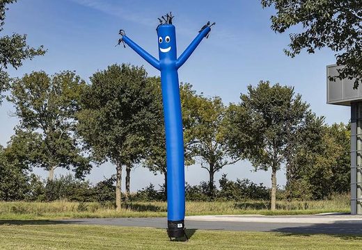 Skydancer insuflável ​​padrão de 6 ou 8 metros em azul claro à venda na JB Promotions Portugal. Ordene skydancers insufláveis ​​em cores e dimensões padrão diretamente online