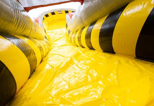 Compre toboágua inflável com tema de alta tensão da JB Inflatables