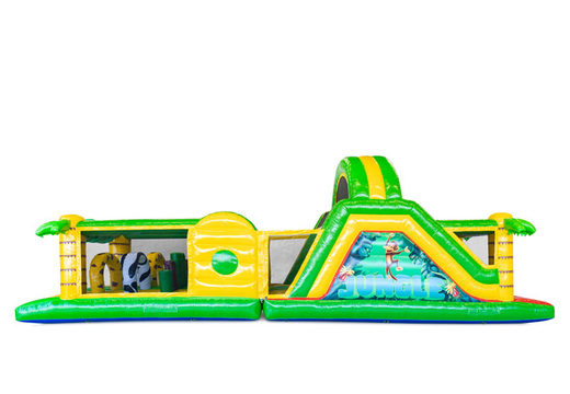 Ordene um 13 metros castelo inflável com pista de obstáculo no tema Selva para crianças. Compre pistas de obstáculos infláveis ​​agora online em JB Insuflaveis Portugal