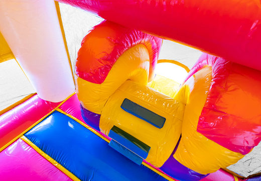 Encomende o castelo insuflável Slide Park Combo no tema Unicórnio para crianças. Compre agora online insufláveis ​​com escorregador na JB Insuflaveis Portugal