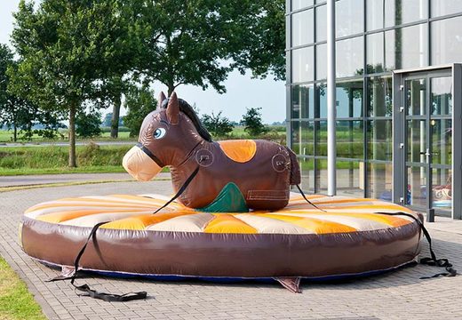 Rodeio de puxar inflável com tema de cavalo