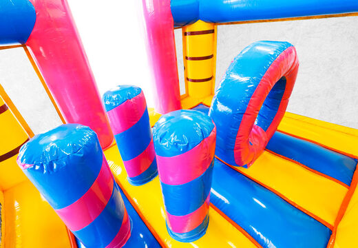 Compre um castelo inflável multifuncional com opções de banho e multiplay